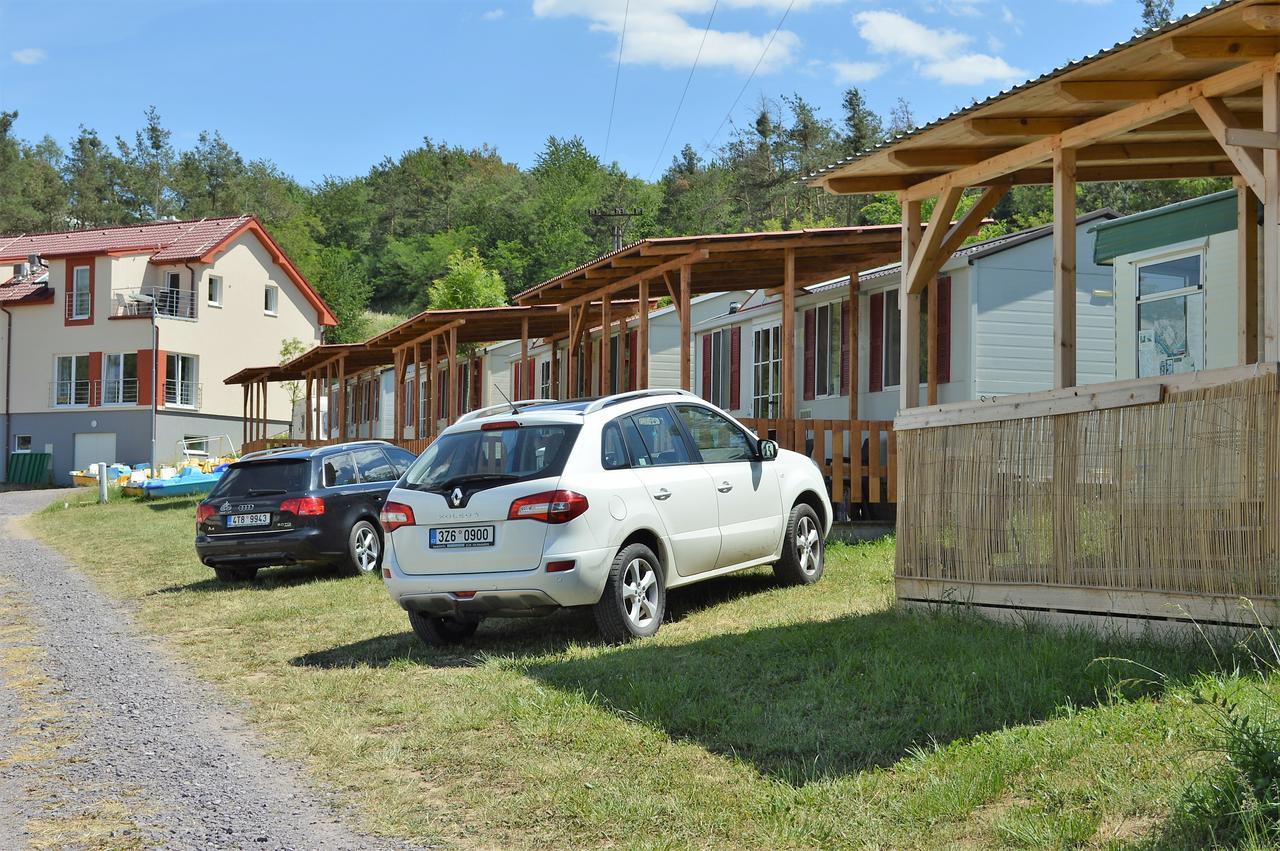 Mobilheimy U Prehrady Hotel Horní Dunajovice Buitenkant foto